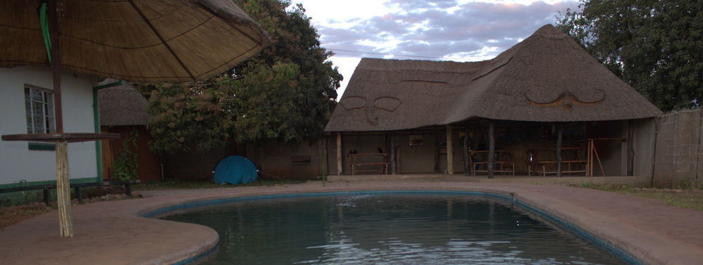Zinga Backpackers Livingstone Exterior foto